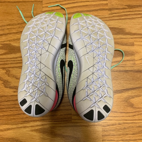 Nike Free Run - Women’s Size 7 - Picture 4 of 6